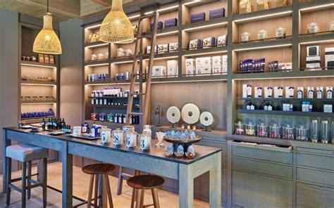 creative hotel amenities|24 Coolest Hotel Amenities You Can Experience Now .